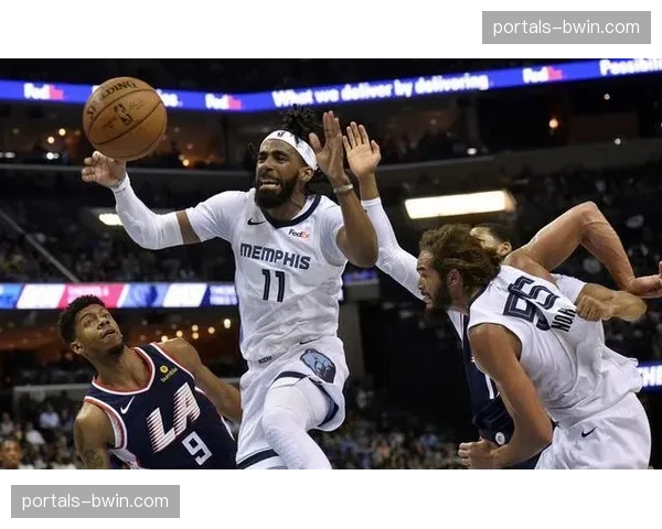 山东青岛战绩紧咬 第八名之争影响季后赛对阵 山东青岛战绩紧咬 第八名之争影响季后赛对阵